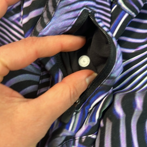 Lululemon Tracker Short V *SeaWheeze Fast Lane Purple Multi - Picture 6 of 7